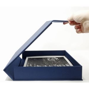 [AV3002] ARS-IMAGO PORTFOLIO BOX BLU (FABRIC) A4 (32.5X27.8X3.8 CM)